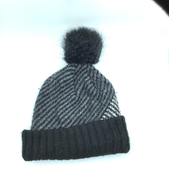 Winter black & Grey Whool Cuffed Winter Hat. - Picture 8 of 10